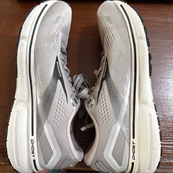 Brooks Shoes - Brooks Ghost 15 Women’s Gray Running Shoes Size 8‎ B Medium Athletic Sneakers